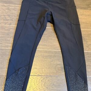 Black Lululemon Leggings w/ Grip Hem + Pockets (Size 8)